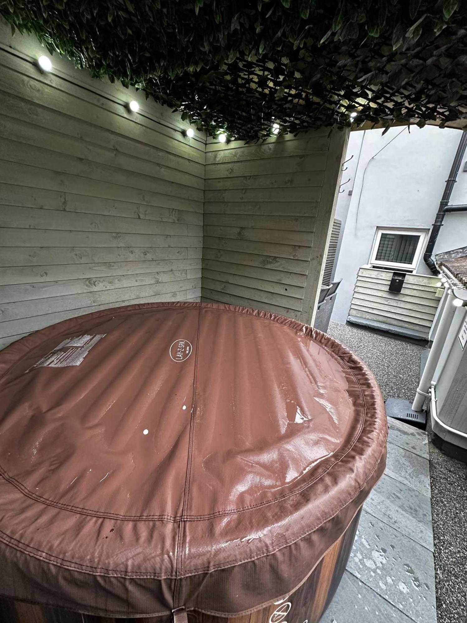 Albert Luxury Hottub & Jacuzzi Apartments Blackpool Room photo
